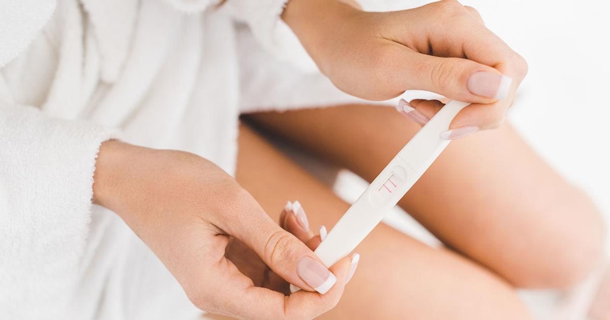 Corrimento rosado na gravidez: 8 causas e o que fazer - Tua Saúde