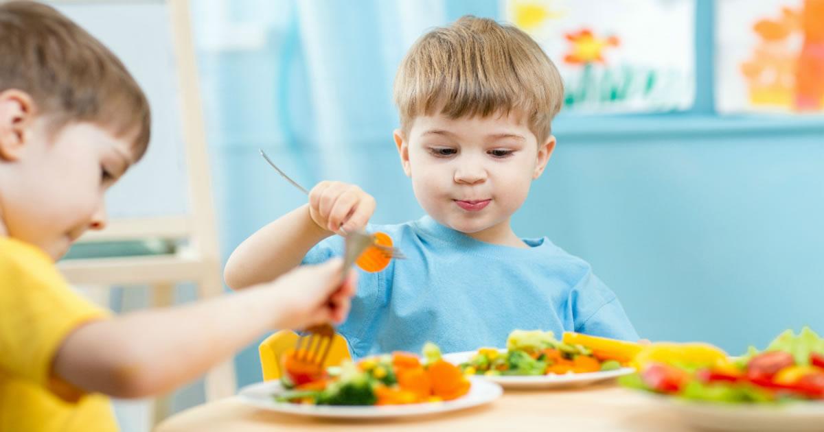 Conheça dicas importantes para ajudar seu filho a comer alimentos saudáveis