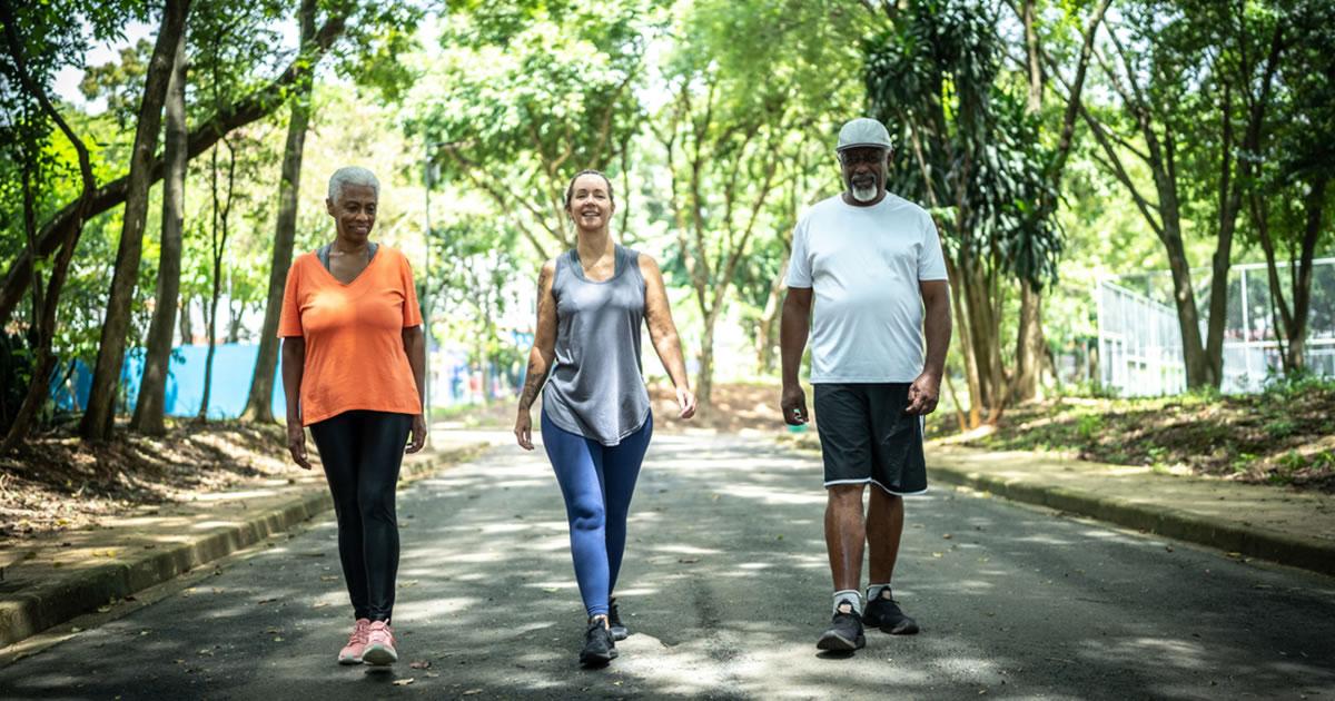 Benefícios da caminhada para a saúde do idoso