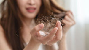 Queda de cabelo quando procurar um dermatologista